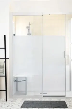 Achat Immédiat Kinemagic Sérénité mixte mécanique en niche à porte coulissante verre bande centrale dépolie 140/157 x 69/86 cm
